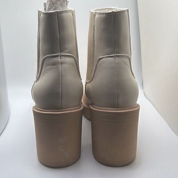 CUSHIONAIRE Women's Beckett chelsea boot +Memory Foam 11 WIDE CREAM - Picture 4 of 7